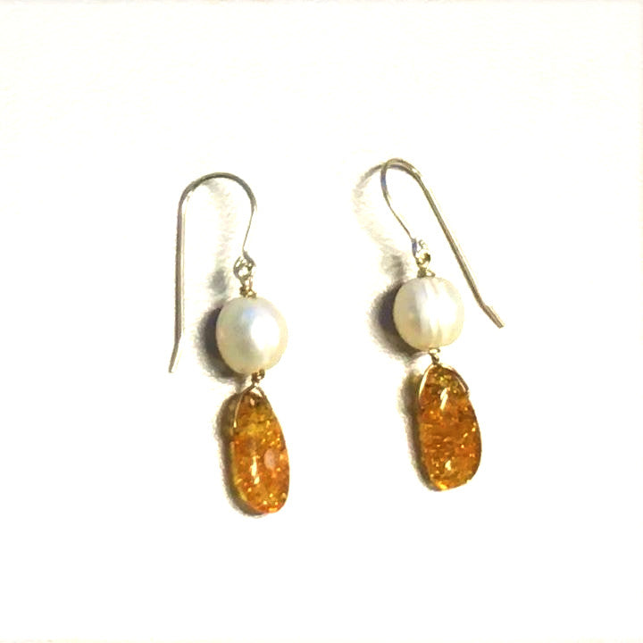 Tessoro Baltic Amber and Pearl Jewelry